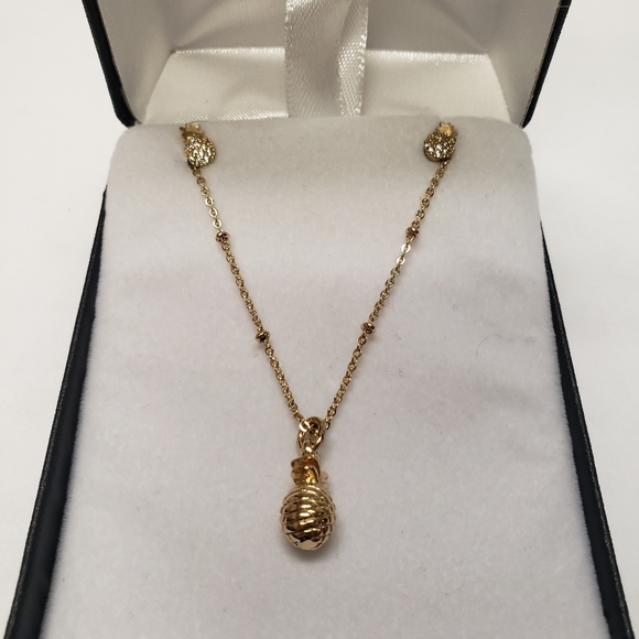 LC Loren Conrad pineapple necklace and earrings gold tone